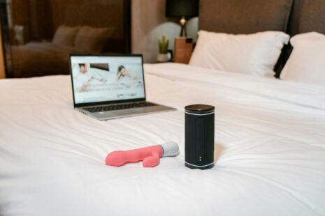 A Beginner’s Guide to VR Sex Toys